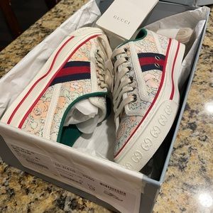 gucci sneakers